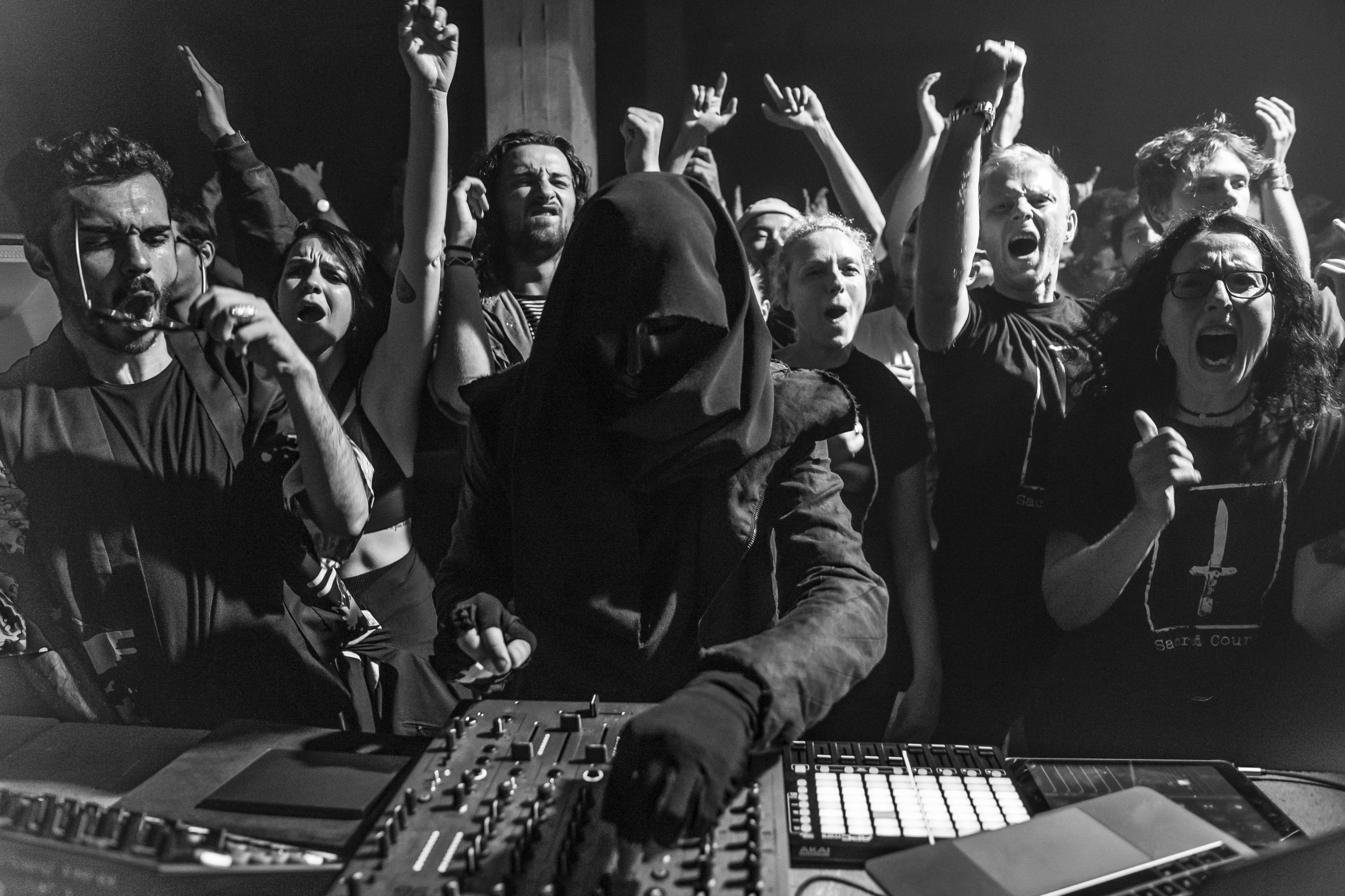 BOILERROOM-WWD-NACHTSCHADUW-PORTFOLIO-001.jpg