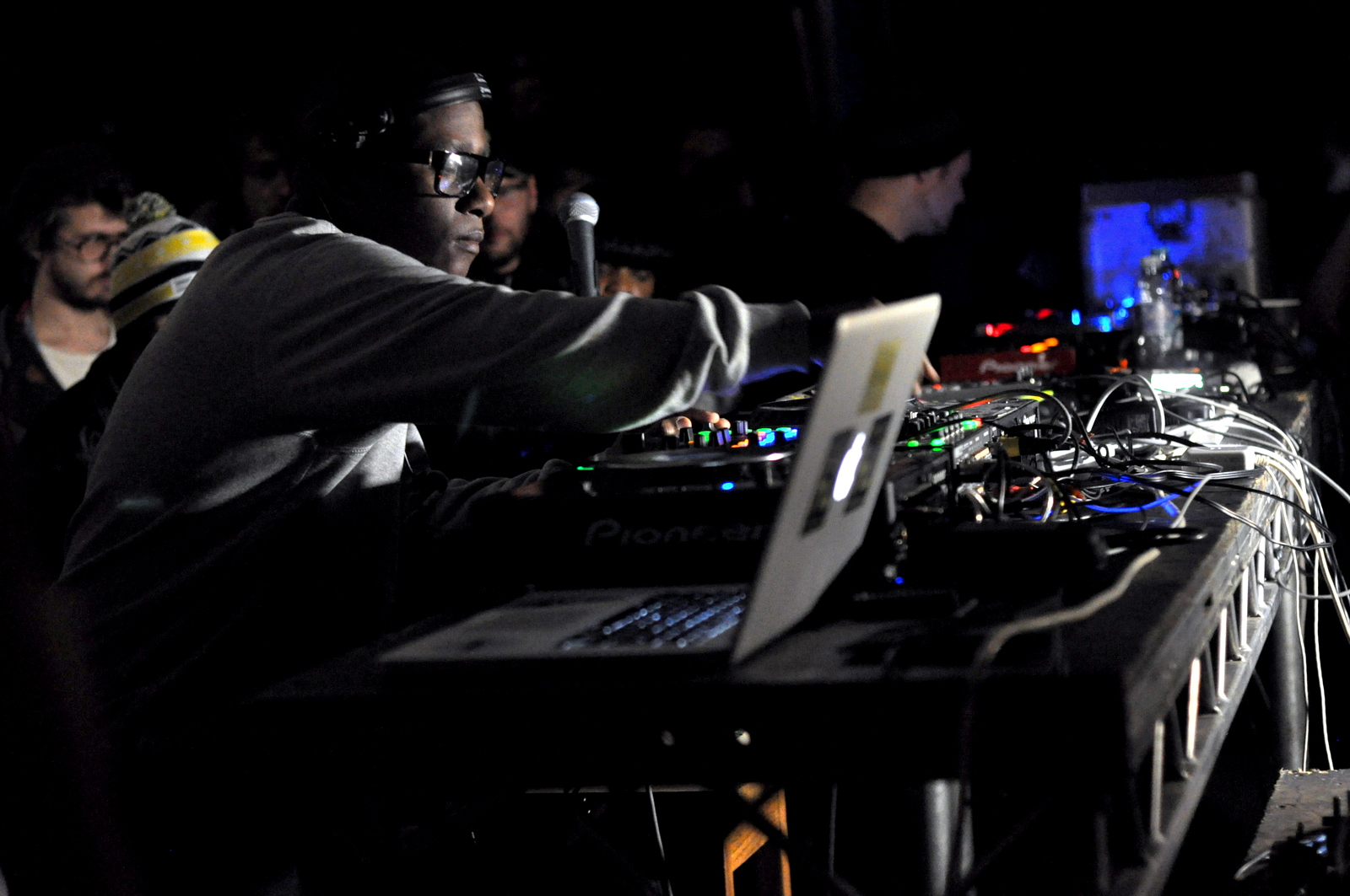 Scratcha DVA ft. A.L & Eyedub - BOILER ROOM